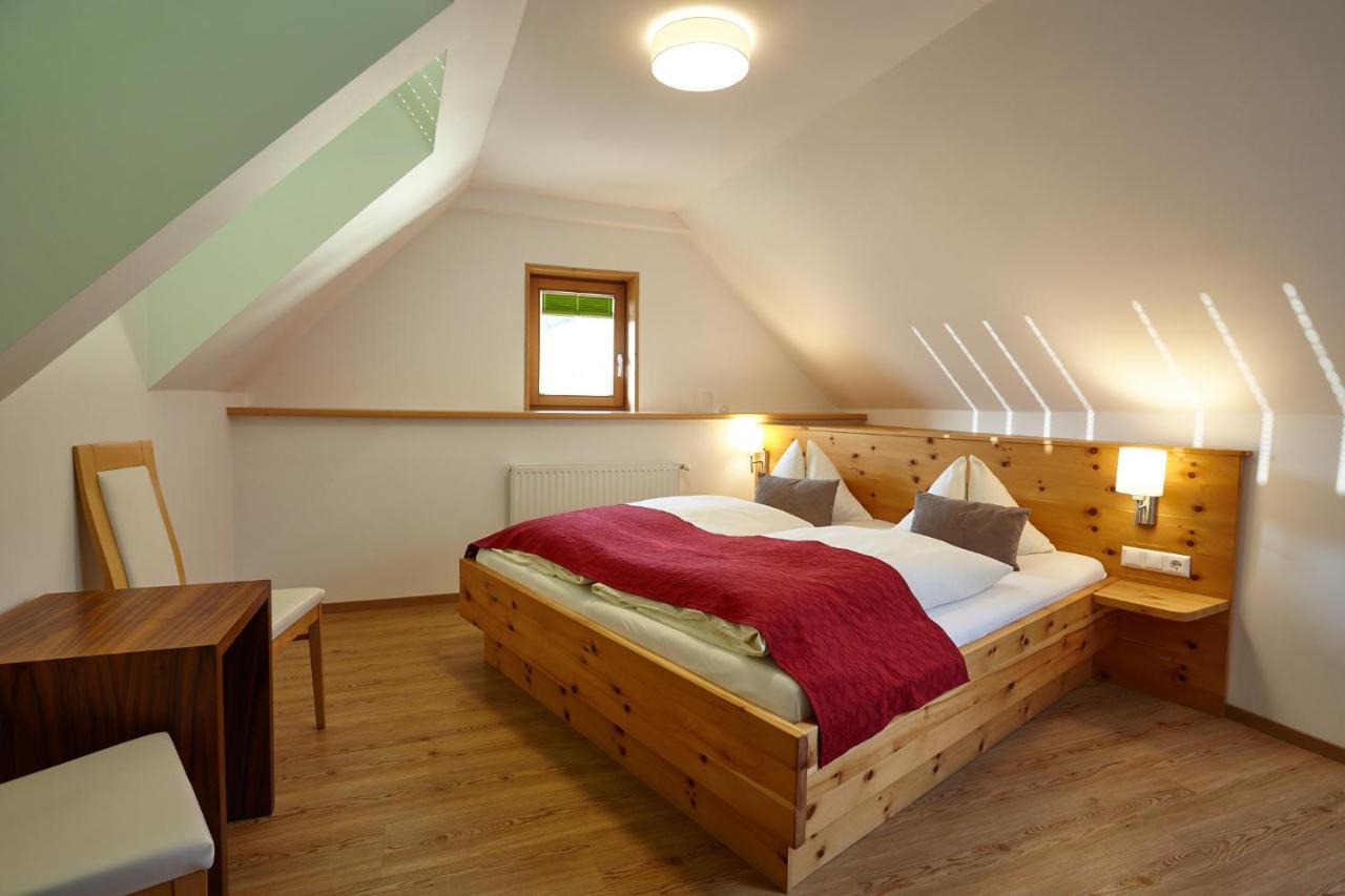 Sportbauernhof - Gasthaus Hochalmblick Айзентраттен Экстерьер фото