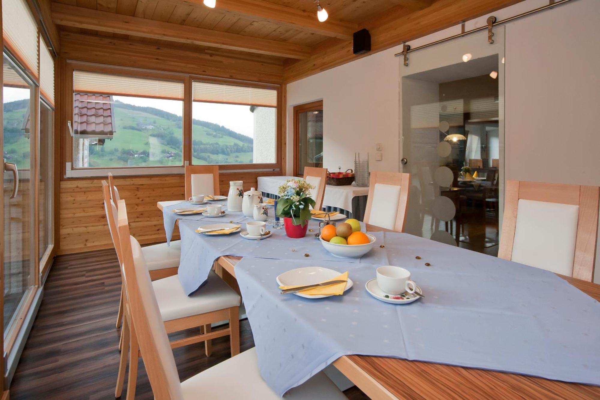 Sportbauernhof - Gasthaus Hochalmblick Айзентраттен Экстерьер фото